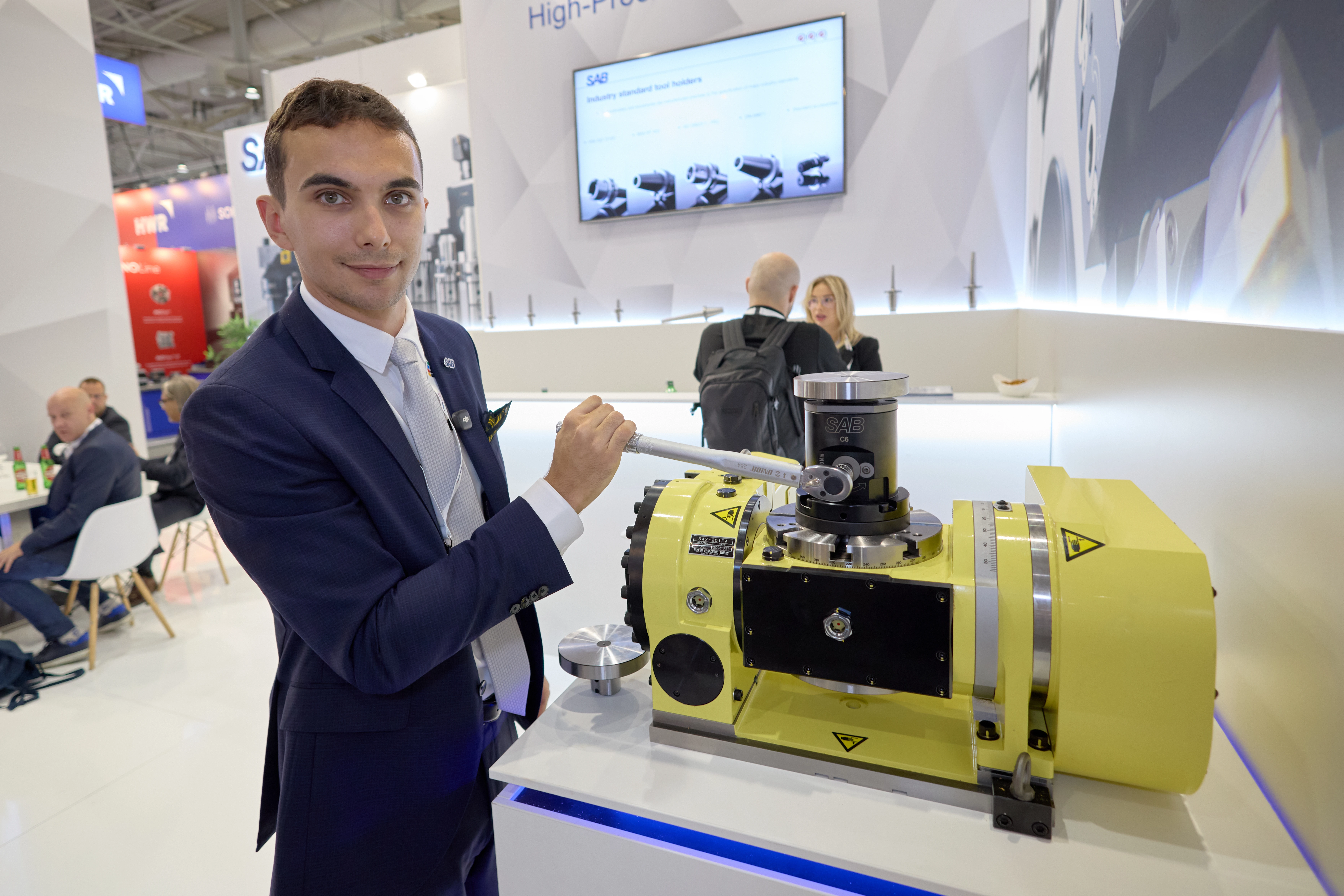 Mann presenterer oppspenning